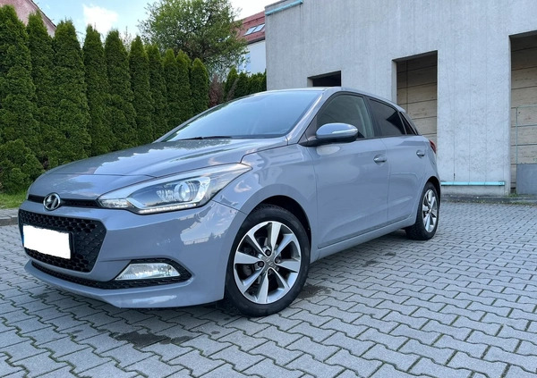 Hyundai i20 cena 35900 przebieg: 131000, rok produkcji 2015 z Stryków małe 497